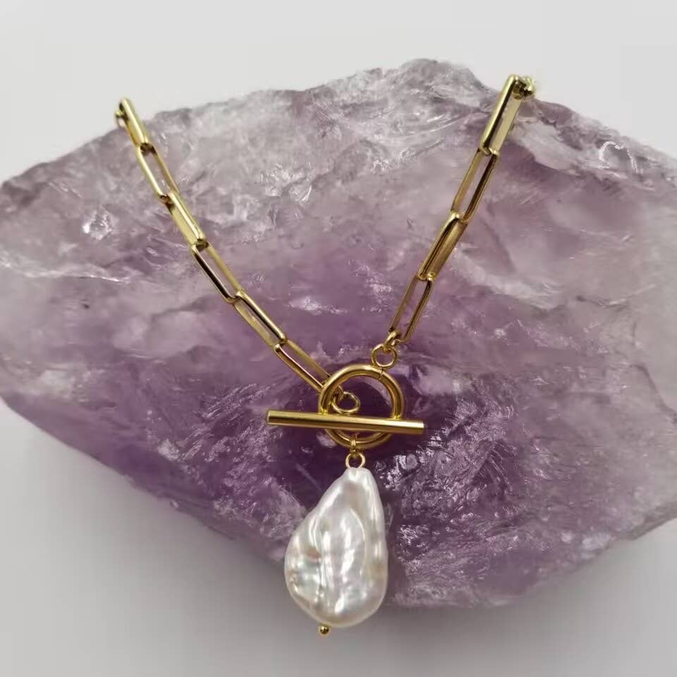 Baroque Pearl  Toggle Necklace