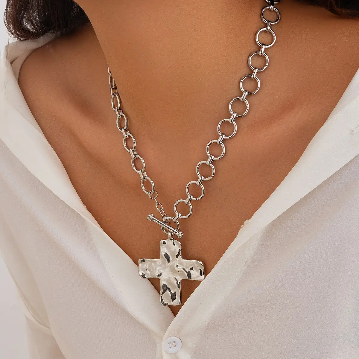 Hammered Cross Toggle Necklace - Image 5