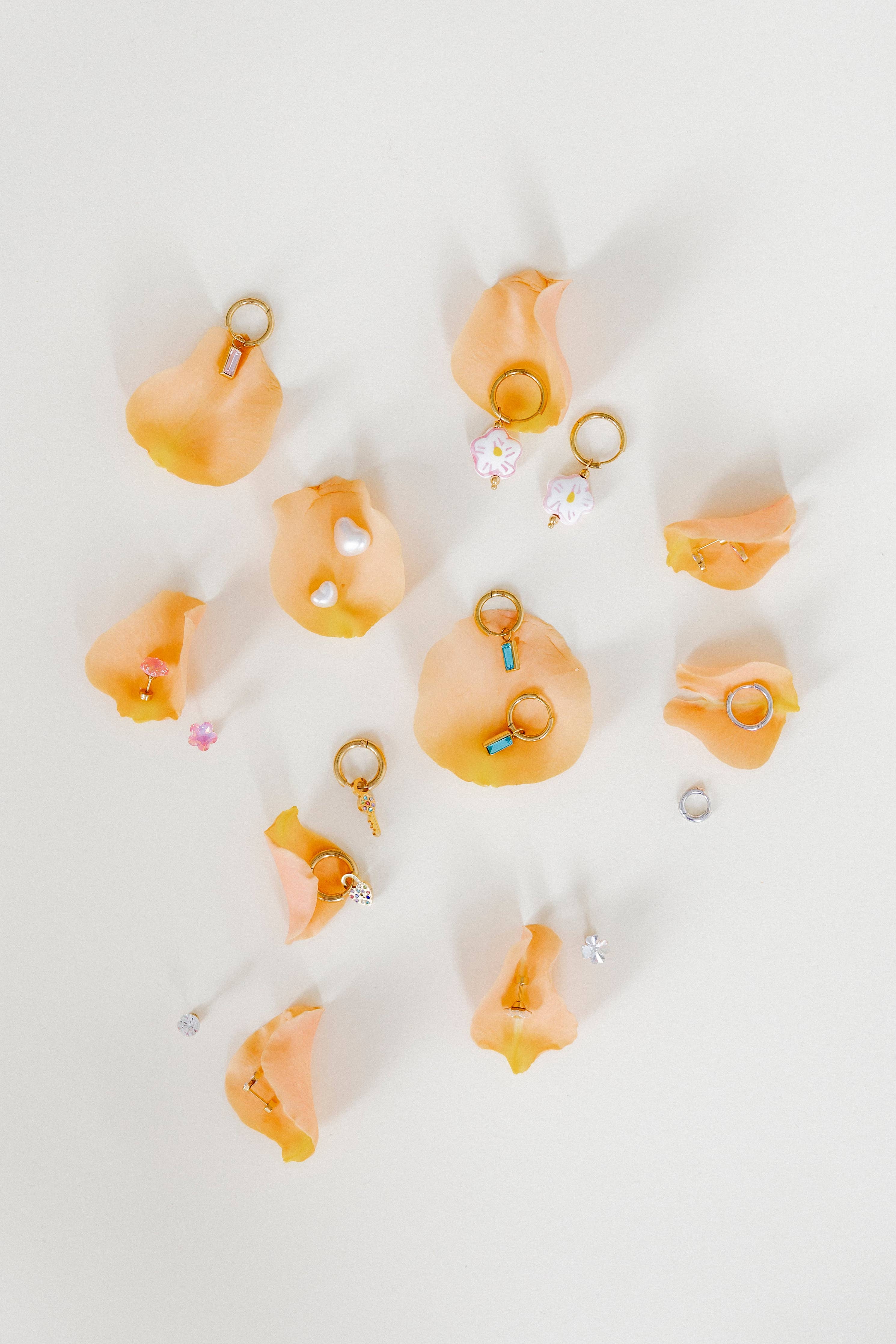 Screwback Stud Earrings Lux - Zuri Clear - Image 4