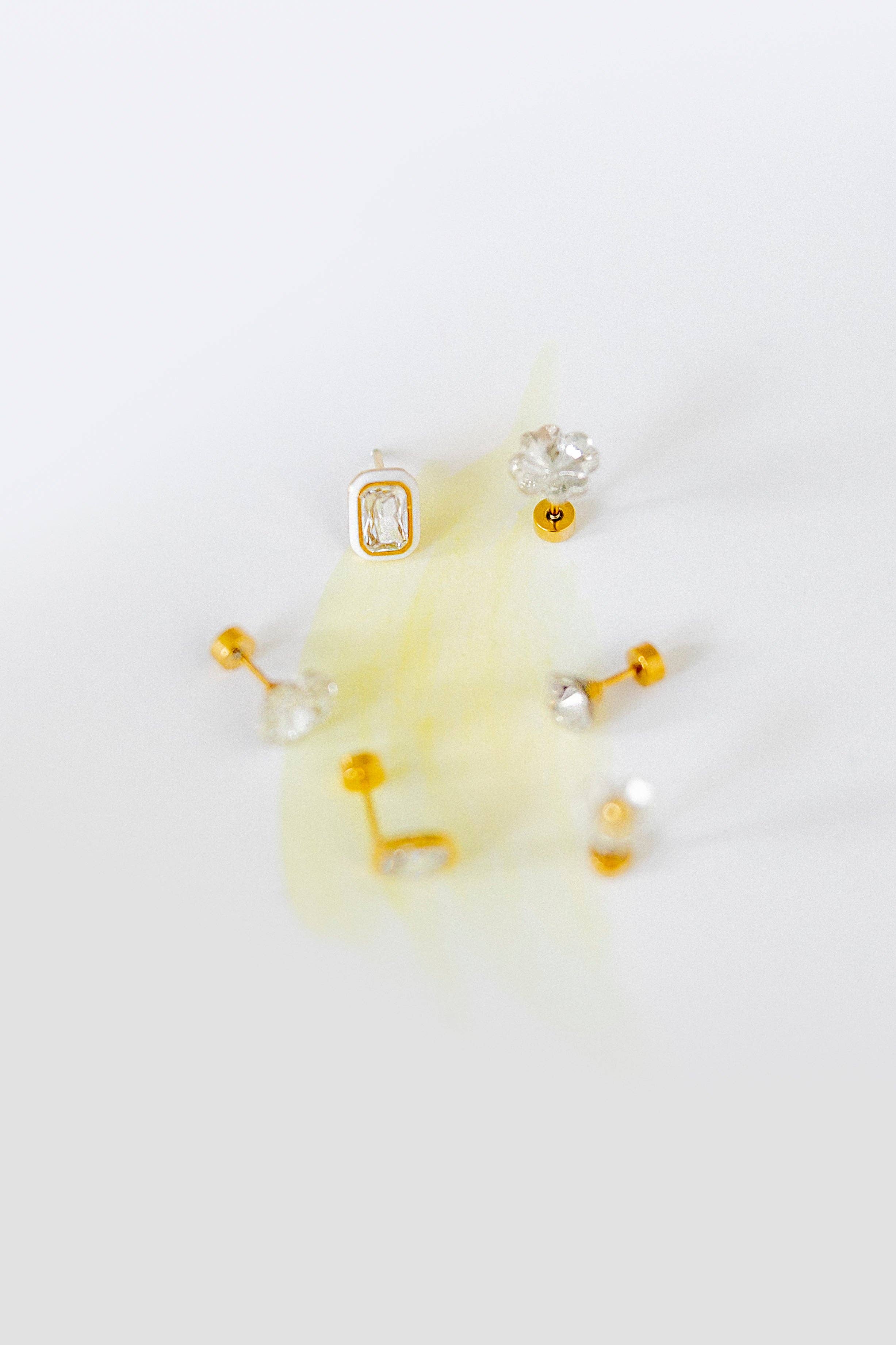 Screwback Stud Earrings Lux - Zuri Clear - Image 5